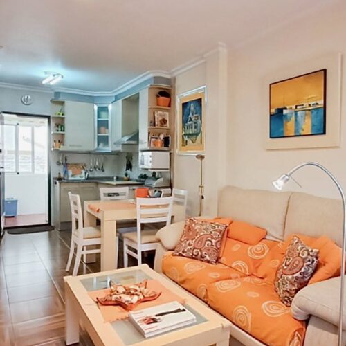 Charmantes Erdgeschoss-Apartment mit Patio & Poolblick in Torrevieja