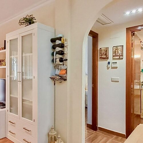 Charmantes Erdgeschoss-Apartment mit Patio & Poolblick in Torrevieja