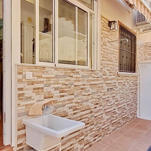 Charmantes Erdgeschoss-Apartment mit Patio & Poolblick in Torrevieja