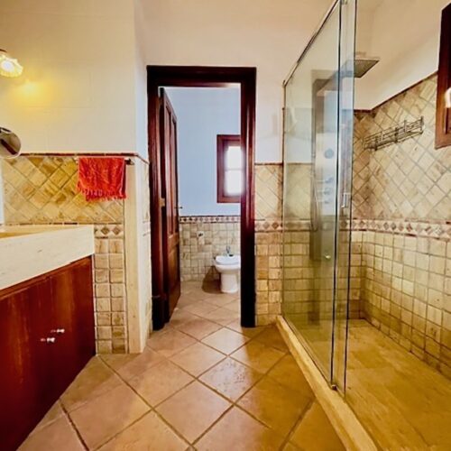 Steinfinca mit ETV-Vermietungslizenz und Gäste-Apartment am Ortsrand von Llucmajor