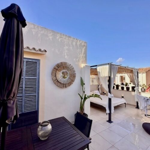 Exklusives Design-Stadthaus mit Aufzug & XL-Garage im Herzen von Llucmajor