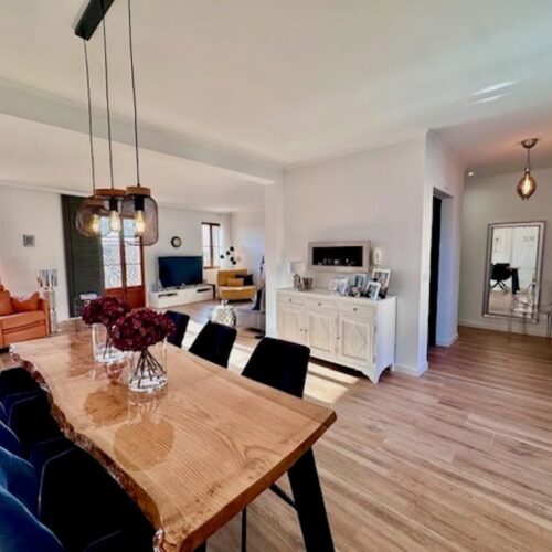 Exklusives Design-Stadthaus mit Aufzug & XL-Garage im Herzen von Llucmajor