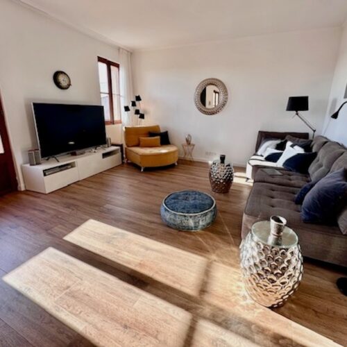 Exklusives Design-Stadthaus mit Aufzug & XL-Garage im Herzen von Llucmajor