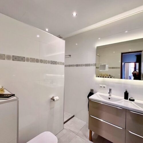 Exklusives Design-Stadthaus mit Aufzug & XL-Garage im Herzen von Llucmajor