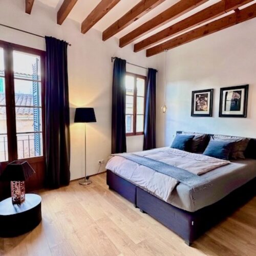 Exklusives Design-Stadthaus mit Aufzug & XL-Garage im Herzen von Llucmajor