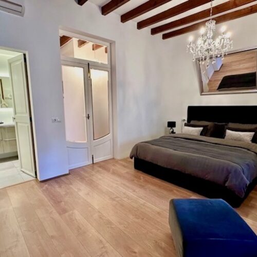 Exklusives Design-Stadthaus mit Aufzug & XL-Garage im Herzen von Llucmajor