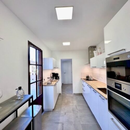 Exklusives Design-Stadthaus mit Aufzug & XL-Garage im Herzen von Llucmajor