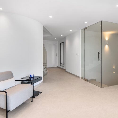 Architektonische Designvilla mit Panorama-Meerblick in Altea