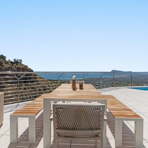 Architektonische Designvilla mit Panorama-Meerblick in Altea