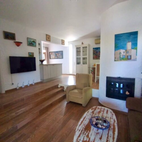 Erdgeschosswohnung mit privatem Garten & Gemeinschaftspool in Cala Mandia