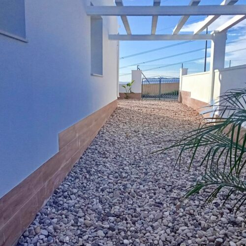 Modernes Eckhaus in Ciudad Quesada