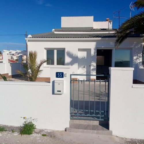 Modernes Eckhaus in Ciudad Quesada