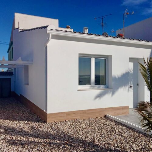 Modernes Eckhaus in Ciudad Quesada