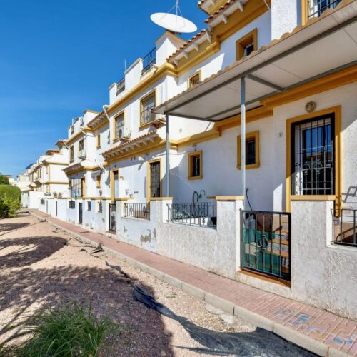 Reihenhaus mit 3 Schlafzimmern in Aguas Nuevas