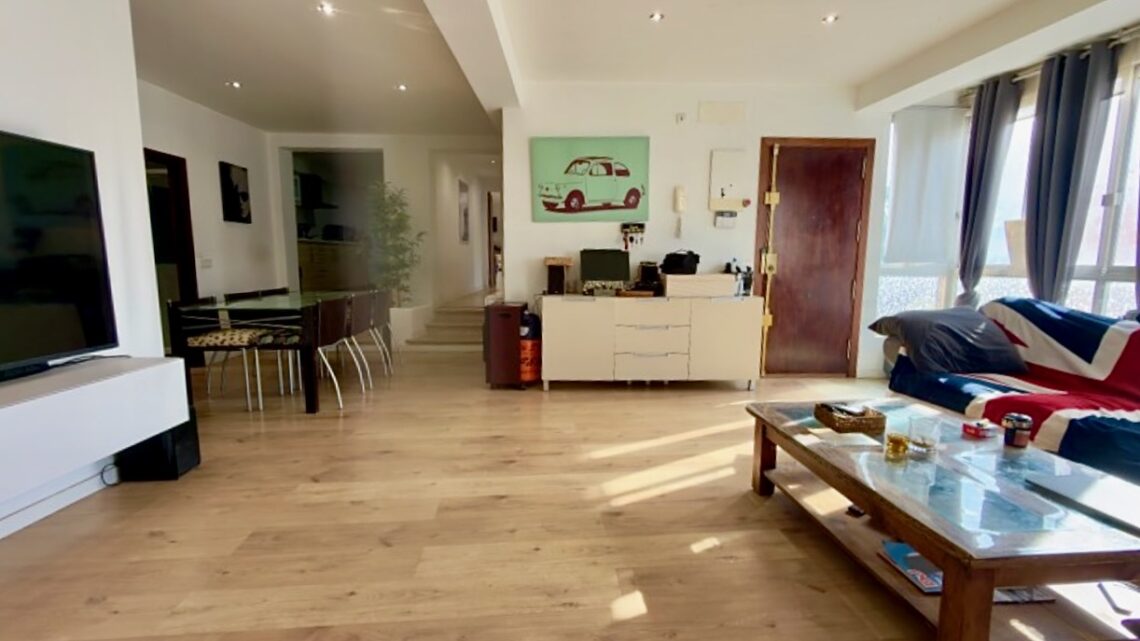 Lichtdurchflutetes Apartment mit 4 Schlafzimmern in strandnaher Lage