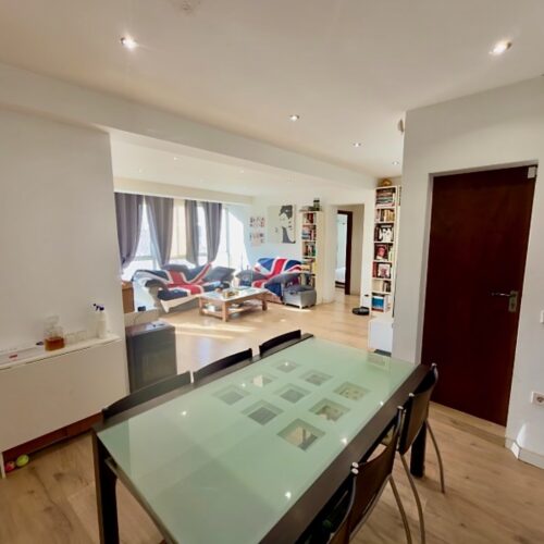 Lichtdurchflutetes Apartment mit 4 Schlafzimmern in strandnaher Lage