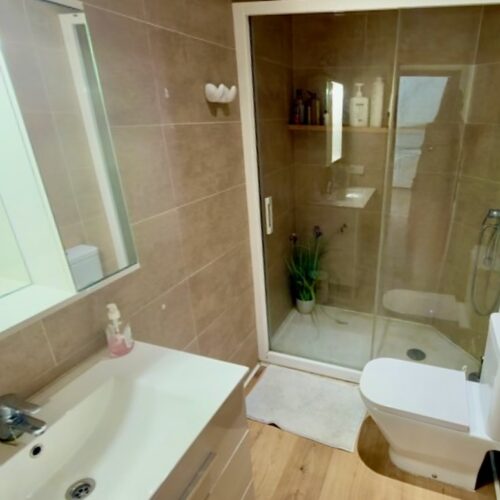 Lichtdurchflutetes Apartment mit 4 Schlafzimmern in strandnaher Lage