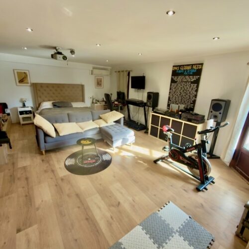 Lichtdurchflutetes Apartment mit 4 Schlafzimmern in strandnaher Lage