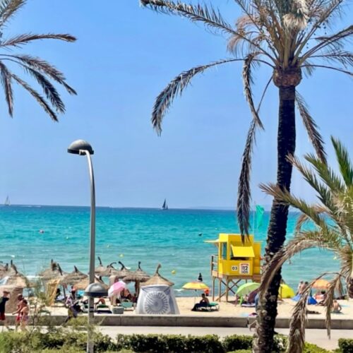 Kernsaniertes Frontline Apartment mit Meerblick in Arenal