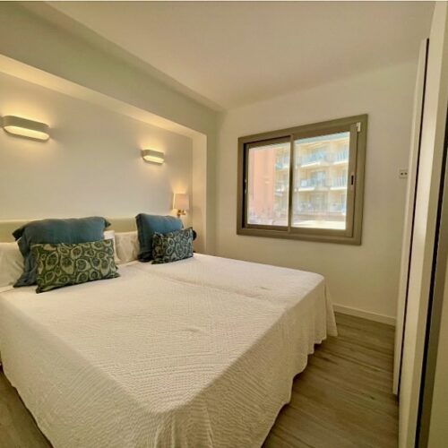 Kernsaniertes Frontline Apartment mit Meerblick in Arenal