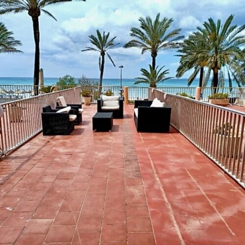 Kernsaniertes Frontline Apartment mit Meerblick in Arenal