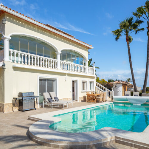 Luxusvilla mit Panorama-Meerblick, Wintergarten & Pool in Bestlage von Jávea