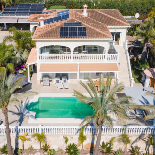 Luxusvilla mit Panorama-Meerblick, Wintergarten & Pool in Bestlage von Jávea