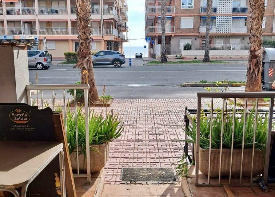 Gewerbelokal in Top-Lage von Torrevieja – Playa de los Náufragos