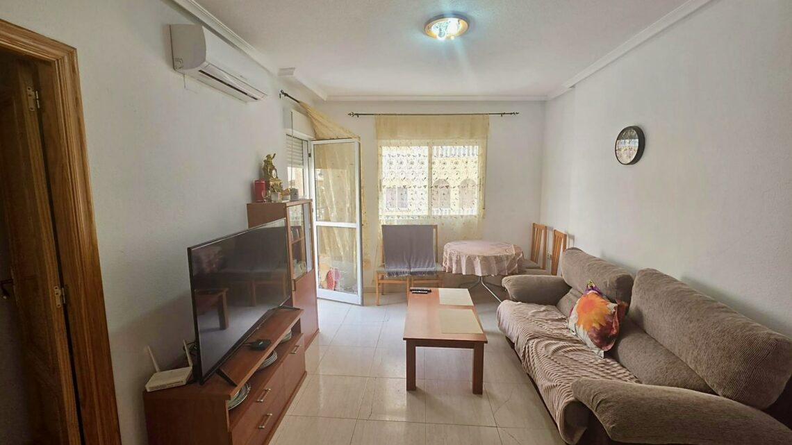 Zentrale 3-Zimmer-Wohnung in Torrevieja mit großer Terrasse