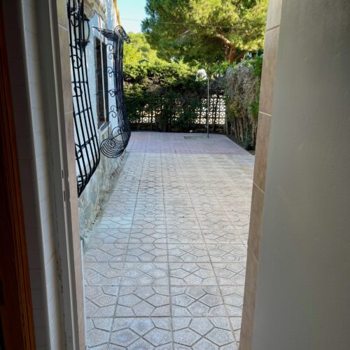 Exklusive Oase nahe Strand: Freistehendes Chalet in Punta Prima