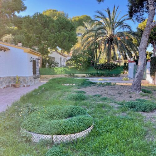 Exklusive Oase nahe Strand: Freistehendes Chalet in Punta Prima
