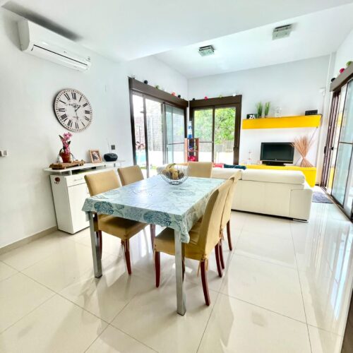 Modernes Chalet mit Pool, Dachterrasse & Garten in ruhiger Lage von Orihuela Costa