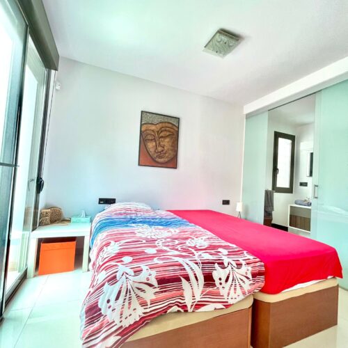 Modernes Chalet mit Pool, Dachterrasse & Garten in ruhiger Lage von Orihuela Costa