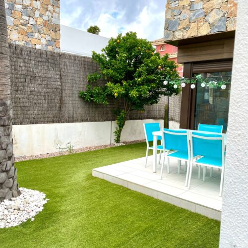 Modernes Chalet mit Pool, Dachterrasse & Garten in ruhiger Lage von Orihuela Costa