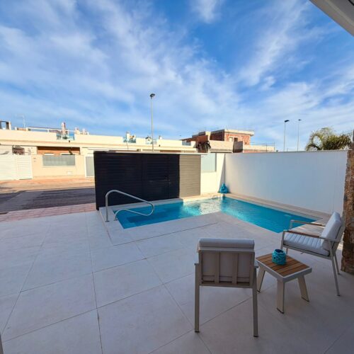 Exklusive Neubauvilla mit Pool und Meerblick in San Javier