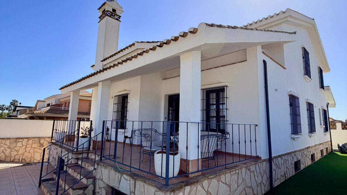 Großzügige spanische Villa mit Pool, Keller und Südterrasse in San Javier