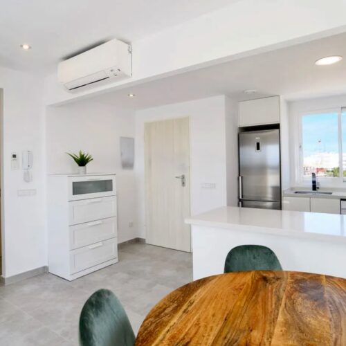 Moderne Ferienwohnung mit Terrasse & Pool in Cala d’Or