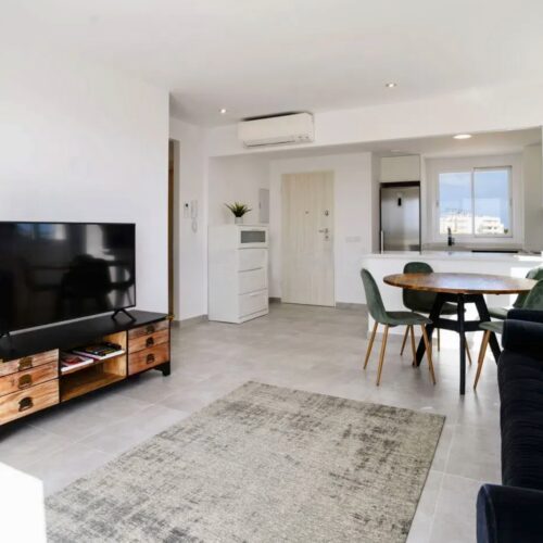 Moderne Ferienwohnung mit Terrasse & Pool in Cala d’Or