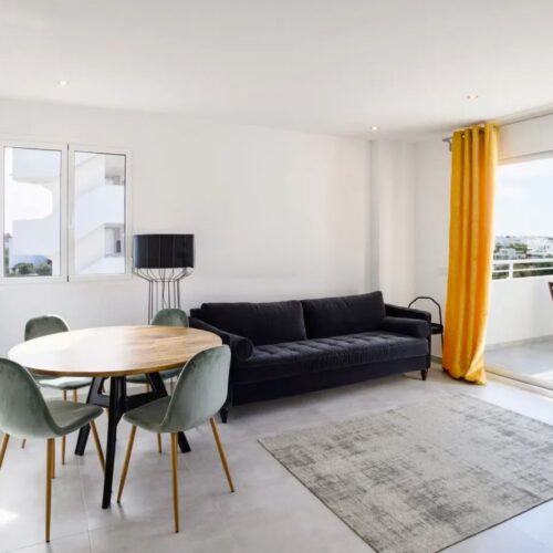 Moderne Ferienwohnung mit Terrasse & Pool in Cala d’Or