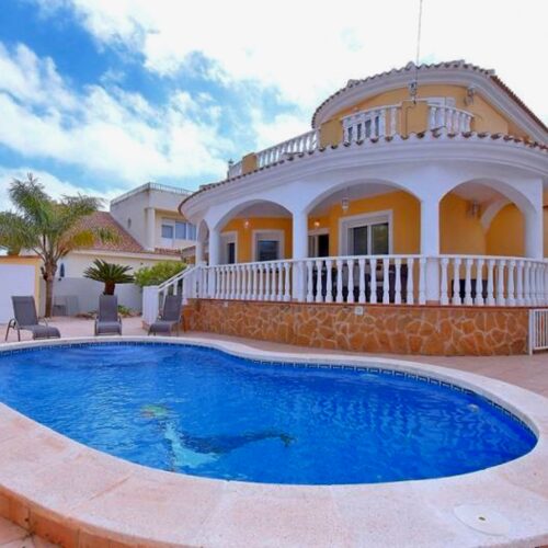 Exklusive Ferienvilla mit Pool nahe dem Mar Menor