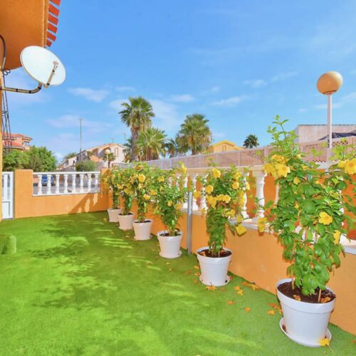 Erdgeschoss-Apartment mit großer Sonnenterrasse & Poolnähe am Mar Menor