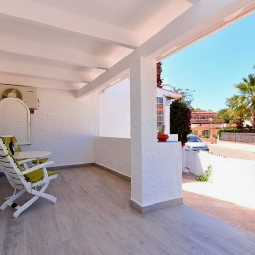 Bungalow mit zwei Terrassen nahe dem Mar Menor