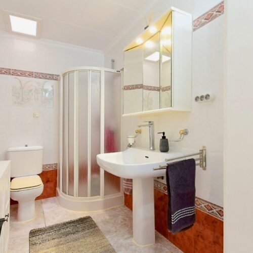 Bungalow mit zwei Terrassen nahe dem Mar Menor