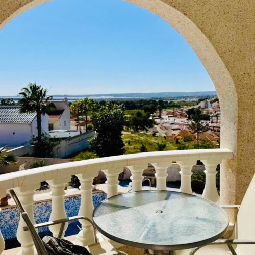Großzügige Villa mit Pool, Garten & Garage in Ciudad Quesada