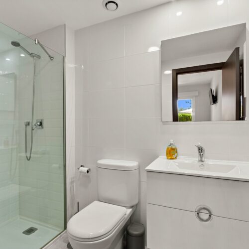 Moderne Erdgeschosswohnung mit Garten, Pool & Stellplatz in Cala Murada
