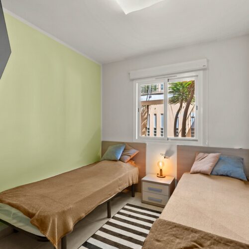Moderne Erdgeschosswohnung mit Garten, Pool & Stellplatz in Cala Murada