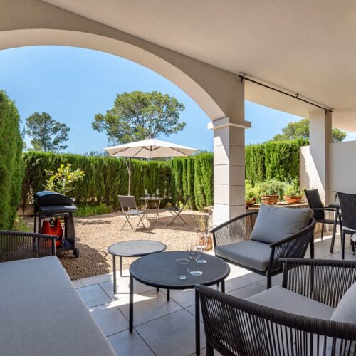 Moderne Erdgeschosswohnung mit Garten, Pool & Stellplatz in Cala Murada
