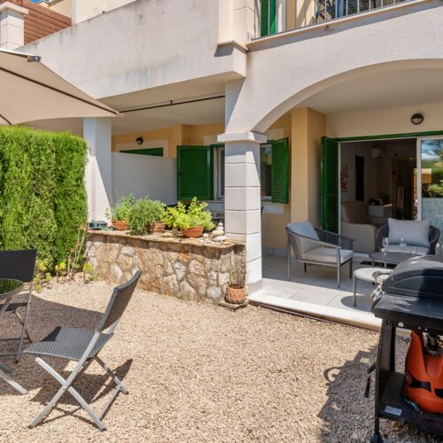 Moderne Erdgeschosswohnung mit Garten, Pool & Stellplatz in Cala Murada