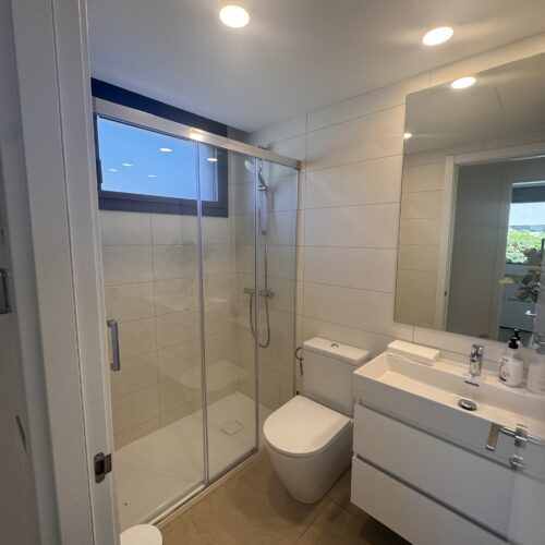 Exklusive Neubauvilla mit privatem Pool und Dachterrasse in Puig de Ros
