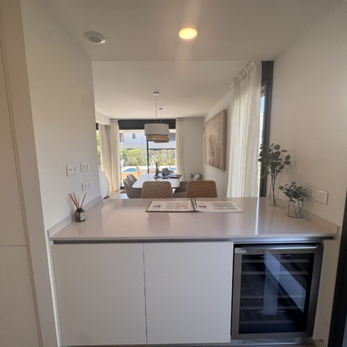 Exklusive Neubauvilla mit privatem Pool und Dachterrasse in Puig de Ros